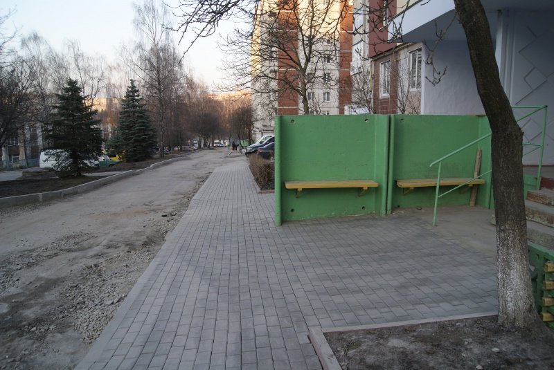 У Тернополі на вул. Чубинського комунальники виклали бруківку на тротуарах (фото) (фото) - фото 1 У Тернополі на вул. Чубинського комунальники виклали бруківку на тротуарах (фото) (фото) - фото 1