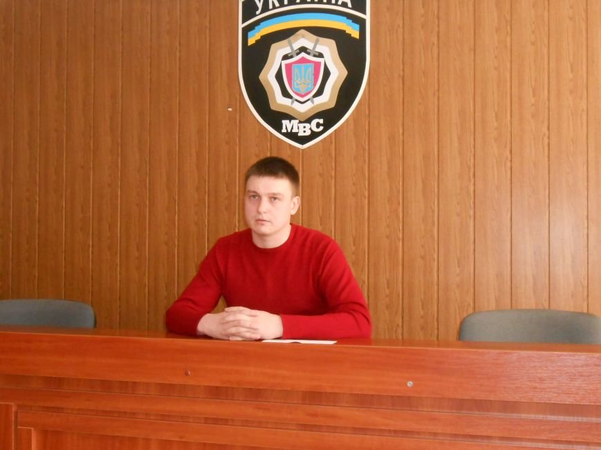 В Днепродзержинске на горячем поймали валютчика (фото) - фото 1 В Днепродзержинске на горячем поймали валютчика (фото) - фото 1