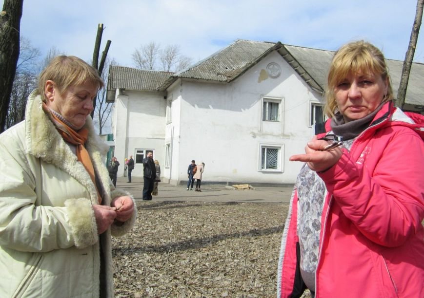 Переселенцы в Красноармейске давятся в очередях: «Эти штамп..., фото-6 Переселенцы в Красноармейске давятся в очередях: «Эти штампы нас в гроб загонят!» (ФОТО), фото-6