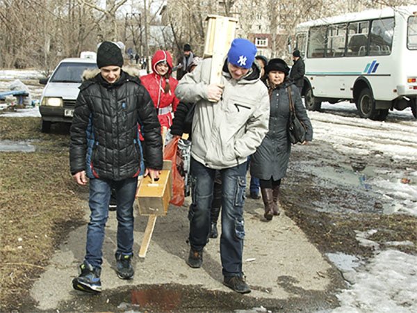 Учащиеся средней школы №6 готовятся к установке скворечников Учащиеся средней школы №6 готовятся к установке скворечников