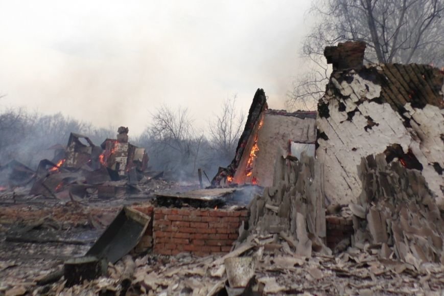 На Черниговщине чуть не сгорело целое село (фото) - фото 1 На Черниговщине чуть не сгорело целое село (фото) - фото 1