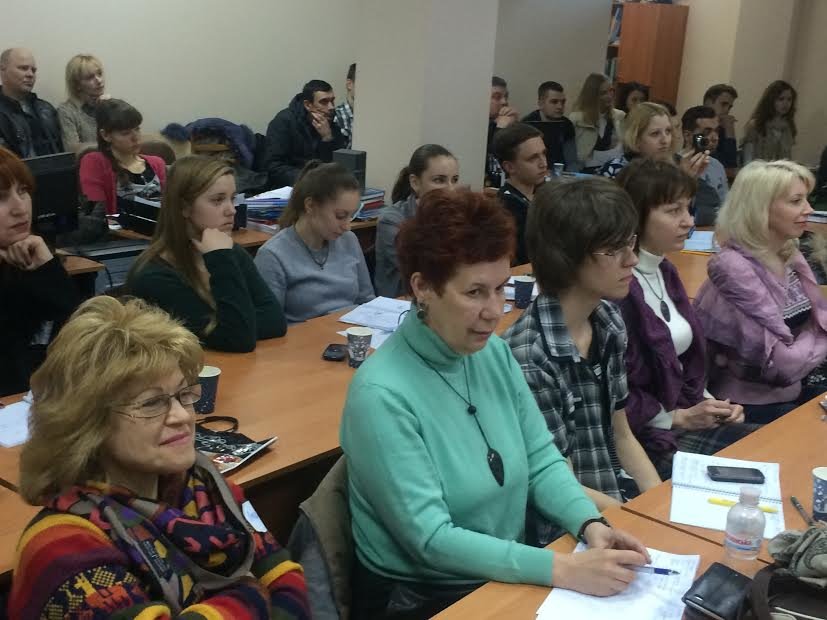 Мариупольские общественники и чиновники учились быть сознательными гражданами (ФОТО) (фото) - фото 2 Мариупольские общественники и чиновники учились быть сознательными гражданами (ФОТО) (фото) - фото 2