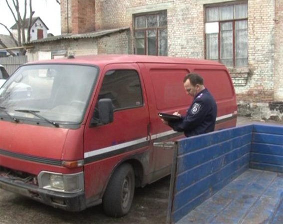 На Кировоградщине правоохранители разоблачили шестерых лиц, которые со склада похитили около 20 тонн семян подсолнечника (фото) - фото 1 На Кировоградщине правоохранители разоблачили шестерых лиц, которые со склада похитили около 20 тонн семян подсолнечника (фото) - фото 1