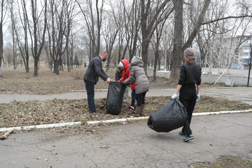 Генеральная уборка в Красноармейске: от прака «Юбилейный» до Динаса... Генеральная уборка в Красноармейске: от прака «Юбилейный» до Динаса (фото) - фото 8