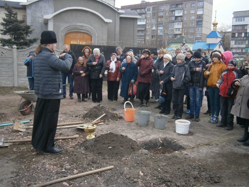 Прихожане Димитровского Храма Петра и Павла высадили церковный сад... Прихожане Димитровского Храма Петра и Павла высадили церковный сад (ФОТОРЕПОРТАЖ) (фото) - фото 5