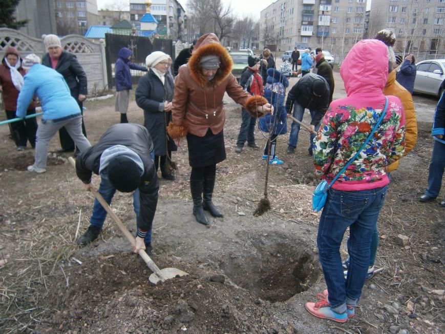 Прихожане Димитровского Храма Петра и Павла высадили церковный сад... Прихожане Димитровского Храма Петра и Павла высадили церковный сад (ФОТОРЕПОРТАЖ) (фото) - фото 11