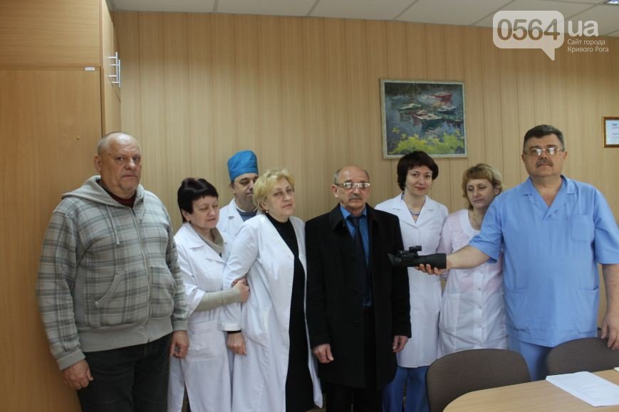 В кривом Роге: правоохранители провели «круглый стол», стоматологи приобрели бойцам АТО снаряжение, руководство ИнГОКа - под следствием (фото) - фото 2 В кривом Роге: правоохранители провели «круглый стол», стоматологи приобрели бойцам АТО снаряжение, руководство ИнГОКа - под следствием (фото) - фото 2