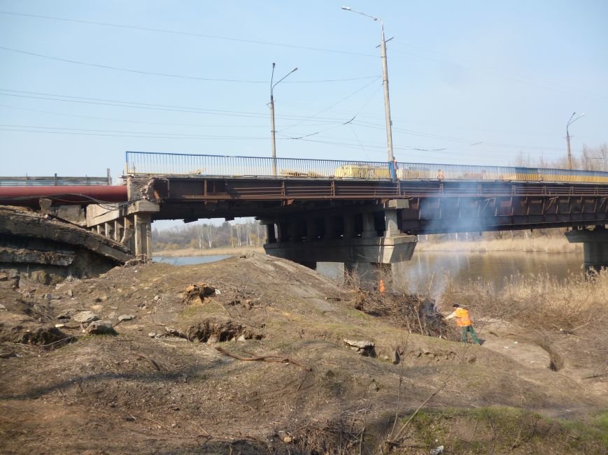В Кривом Роге начался ремонт мостов, на который выделено 700 тысяч гривен бюджетных средств (ФОТО) (фото) - фото 2 В Кривом Роге начался ремонт мостов, на который выделено 700 тысяч гривен бюджетных средств (ФОТО) (фото) - фото 2