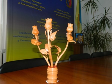Засуджені Хмельниччини провели виставку з хенд-мейту (фото) - фото 1 Засуджені Хмельниччини провели виставку з хенд-мейту (фото) - фото 1