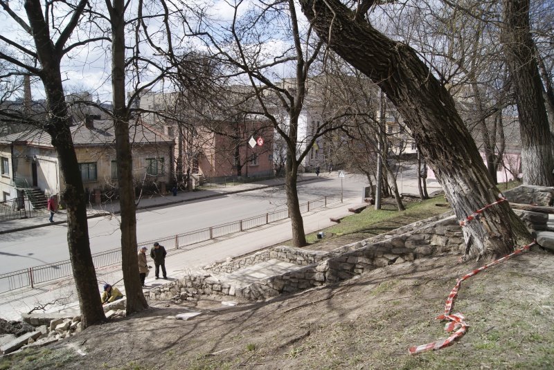 Як проходить ремонт центральних сходів по вул. Острозького? (фото) (фото) - фото 1 Як проходить ремонт центральних сходів по вул. Острозького? (фото) (фото) - фото 1