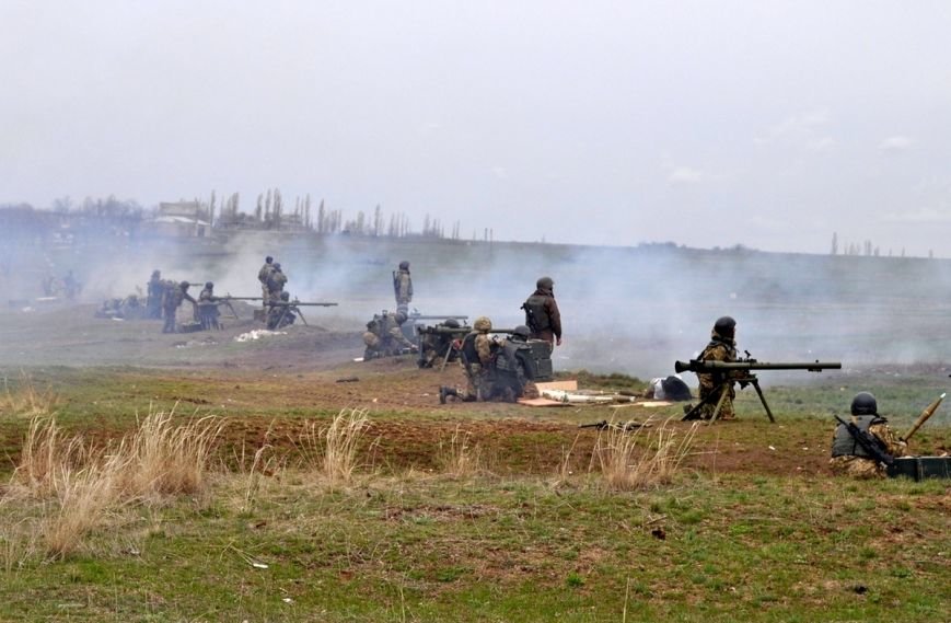 Новоиспеченные бойцы проходят боевое слаживание под руководством николаевских десантников (ФОТО) (фото) - фото 1 Новоиспеченные бойцы проходят боевое слаживание под руководством николаевских десантников (ФОТО) (фото) - фото 1