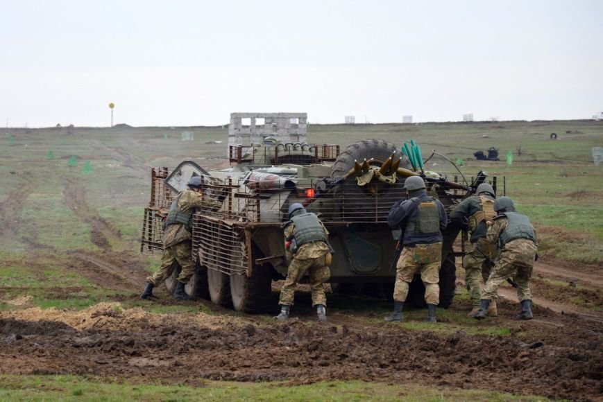 Новоиспеченные бойцы проходят боевое слаживание под руководством николаевских десантников (ФОТО) (фото) - фото 9 Новоиспеченные бойцы проходят боевое слаживание под руководством николаевских десантников (ФОТО) (фото) - фото 9
