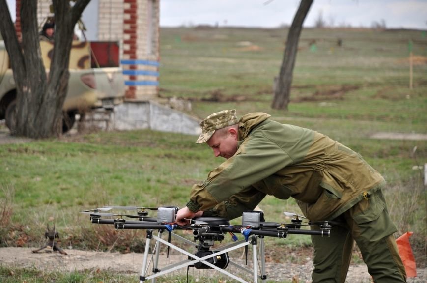 Новоиспеченные бойцы проходят боевое слаживание под руководством николаевских десантников (ФОТО) (фото) - фото 4 Новоиспеченные бойцы проходят боевое слаживание под руководством николаевских десантников (ФОТО) (фото) - фото 4