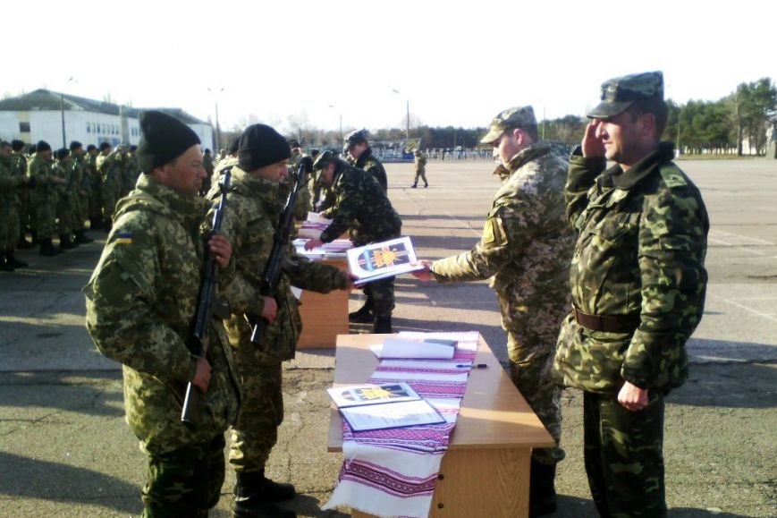 В Черниговской области 500 солдат присягнули на верность народу (фото) - фото 1 В Черниговской области 500 солдат присягнули на верность народу (фото) - фото 1
