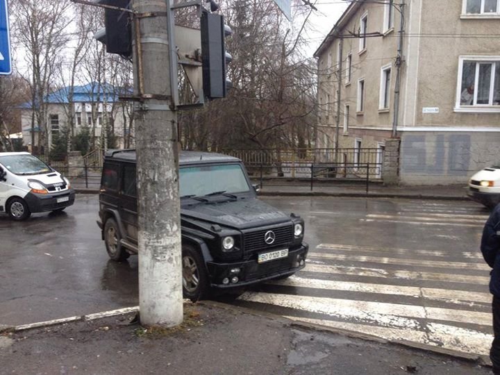 Купи сміття та порушення ПДР: добірка світлин про «культуру» тернополян (фото) - фото 4 Купи сміття та порушення ПДР: добірка світлин про «культуру» тернополян (фото) - фото 4