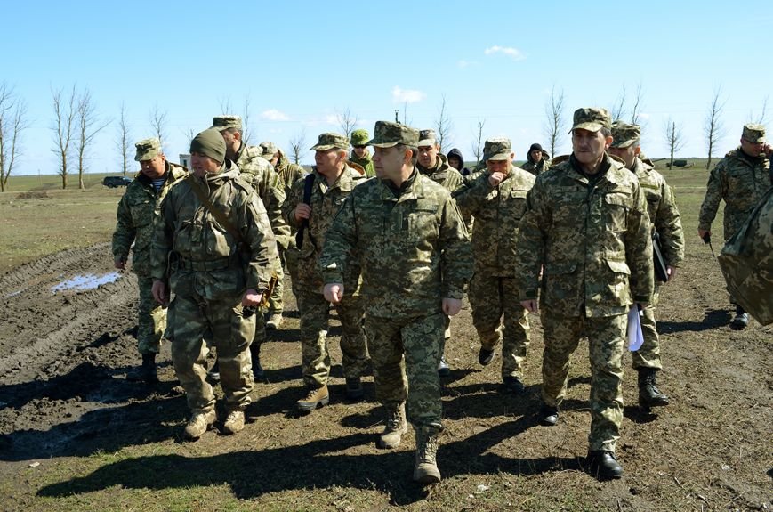 Министр обороны посетил учебный полигон ВСУ: «Нам нужно отойти от системы подготовки советских времен» (ФОТО) (фото) - фото 1 Министр обороны посетил учебный полигон ВСУ: «Нам нужно отойти от системы подготовки советских времен» (ФОТО) (фото) - фото 1