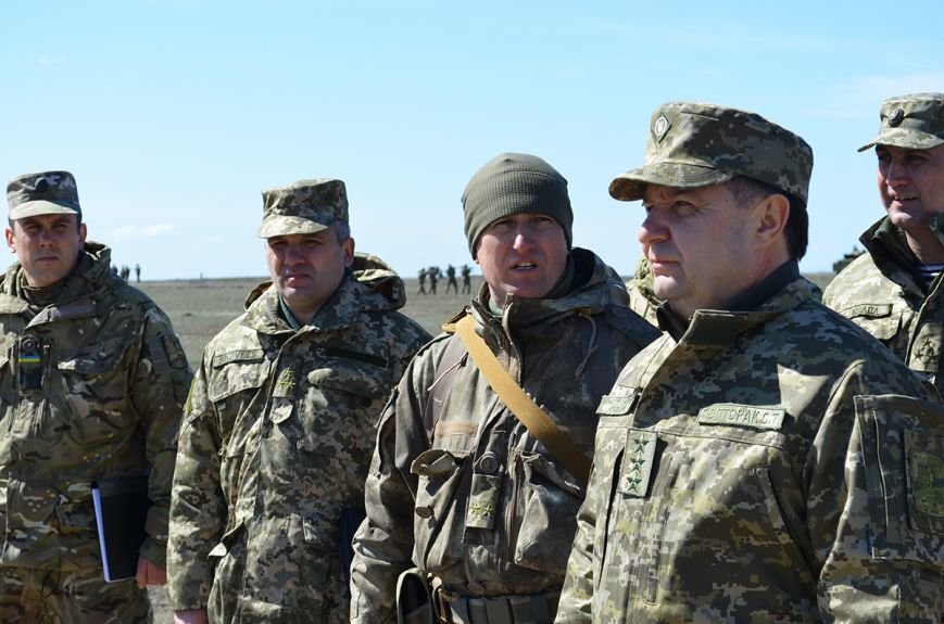 Министр обороны посетил учебный полигон ВСУ: «Нам нужно отойти от системы подготовки советских времен» (ФОТО) (фото) - фото 1 Министр обороны посетил учебный полигон ВСУ: «Нам нужно отойти от системы подготовки советских времен» (ФОТО) (фото) - фото 1