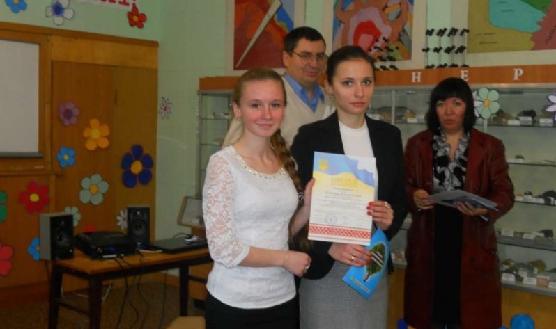 В Днепродзержинске прошла экологическая конференция «Земля не нам п... В Днепродзержинске прошла экологическая конференция «Земля не нам принадлежит - мы Земле» (фото) - фото 2