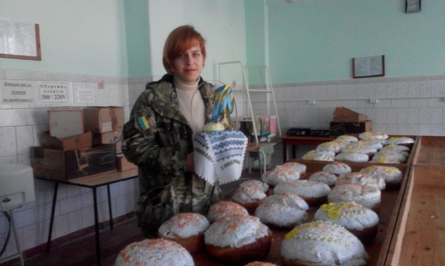 Запорожские студенты отправляют в АТО пасхальные куличи и ... своего повара (ФОТОРЕПОРТАЖ) (фото) - фото 1 Запорожские студенты отправляют в АТО пасхальные куличи и ... своего повара (ФОТОРЕПОРТАЖ) (фото) - фото 1
