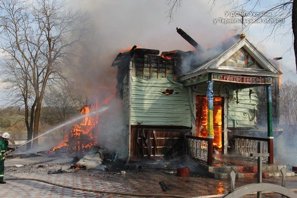 На Великдень на Тернопільщині горіла церква (фото) (фото) - фото 1 На Великдень на Тернопільщині горіла церква (фото) (фото) - фото 1