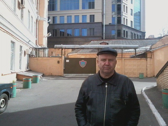 Криворожских активистов арестовали «за хулиганство» под Высшим хозяйственным судом Украины (ФОТО) (фото) - фото 1 Криворожских активистов арестовали «за хулиганство» под Высшим хозяйственным судом Украины (ФОТО) (фото) - фото 1