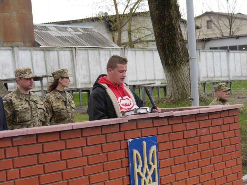 З Тернополя на строкову службу відправили понад півсотні призовників (фото) (фото) - фото 1 З Тернополя на строкову службу відправили понад півсотні призовників (фото) (фото) - фото 1