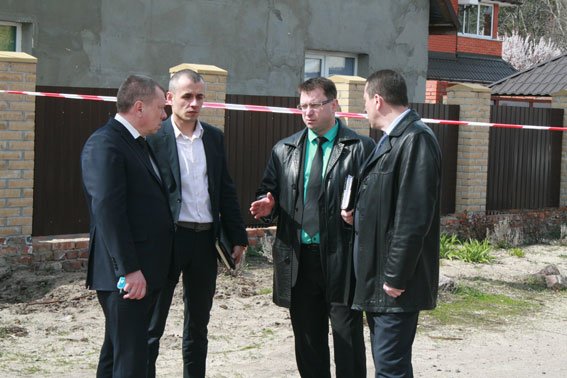 Милиция отчиталась о раскрытии зверского убийства в Чернигове (фото) - фото 1 Милиция отчиталась о раскрытии зверского убийства в Чернигове (фото) - фото 1