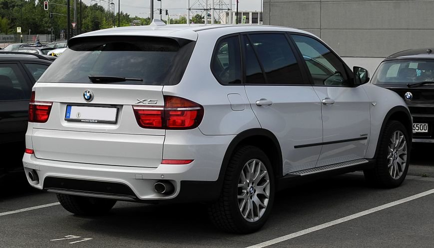 BMW_X5_xDrive30d_(E70,_Facelift)_–_Heckansicht,_2._Juli_2011,_Düsse... BMW_X5_xDrive30d_(E70,_Facelift)_–_Heckansicht,_2._Juli_2011,_Düsseldorf