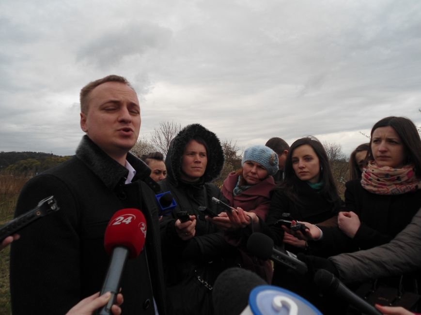 Як виглядає земельна ділянка, на якій побудують багатоповерхівку для учасників АТО (ФОТОРЕПОРТАЖ) (фото) - фото 1 Як виглядає земельна ділянка, на якій побудують багатоповерхівку для учасників АТО (ФОТОРЕПОРТАЖ) (фото) - фото 1