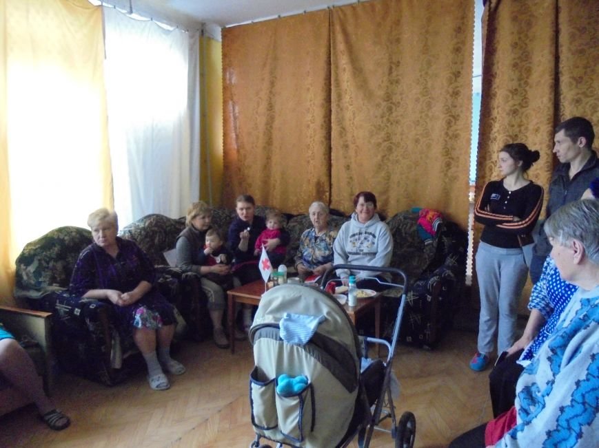 В Доброполье Красный Крест проводит тренинги по оказанию первой медпомощи (фото) - фото 1 В Доброполье Красный Крест проводит тренинги по оказанию первой медпомощи (фото) - фото 1