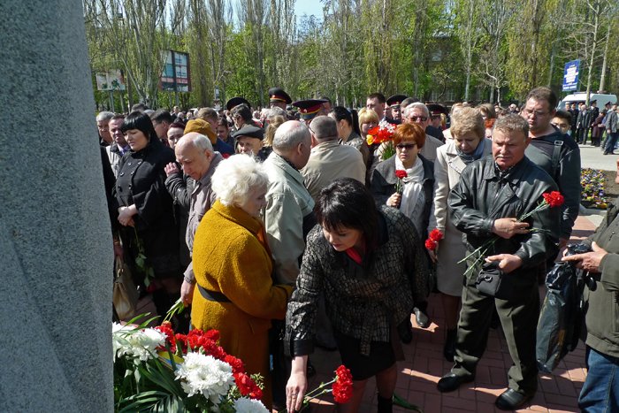 «Скорбящий Ангел Чернобыля» в Николаеве собрал горожан на митинг-реквием (ФОТОРЕПОРТАЖ) (фото) - фото 12 «Скорбящий Ангел Чернобыля» в Николаеве собрал горожан на митинг-реквием (ФОТОРЕПОРТАЖ) (фото) - фото 12