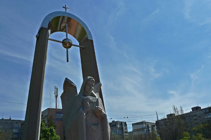 «Скорбящий Ангел Чернобыля» в Николаеве собрал горожан на митинг-реквием (ФОТОРЕПОРТАЖ) (фото) - фото 10 «Скорбящий Ангел Чернобыля» в Николаеве собрал горожан на митинг-реквием (ФОТОРЕПОРТАЖ) (фото) - фото 10