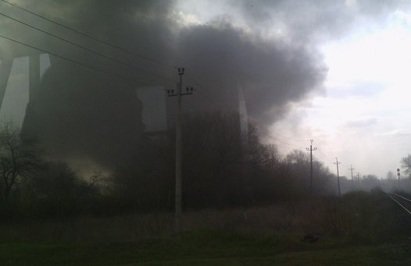 Пожар в соцсетях: в районе ЖБИ горит мусор (фото) - фото 1 Пожар в соцсетях: в районе ЖБИ горит мусор (фото) - фото 1