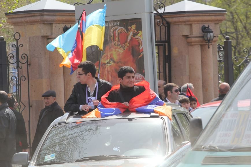 Как в Днепропетровске прошел День памяти жертв геноцида армян (ФОТОРЕПОРТАЖ) (фото) - фото 6 Как в Днепропетровске прошел День памяти жертв геноцида армян (ФОТОРЕПОРТАЖ) (фото) - фото 6