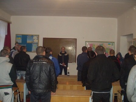 У виправних колоніях Хмельницької області проведено заходи з нагоди вшанування пам’яті жертв Чорнобильської катастрофи (ФОТО) (фото) - фото 2 У виправних колоніях Хмельницької області проведено заходи з нагоди вшанування пам’яті жертв Чорнобильської катастрофи (ФОТО) (фото) - фото 2