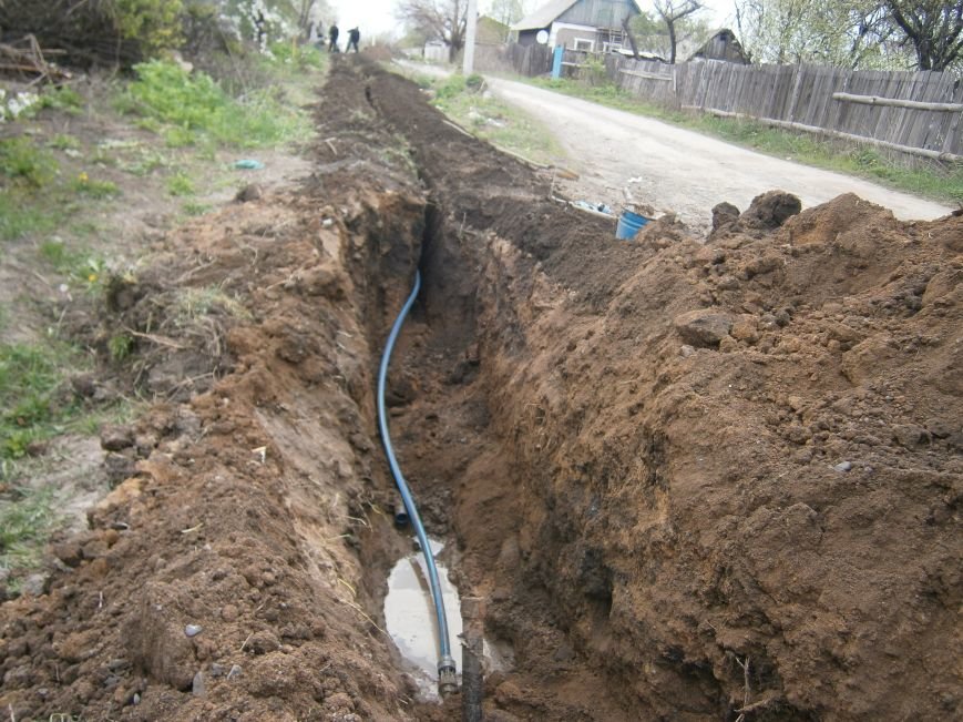Димитровский водоканал совместно с жителями меняет водопроводные сети (Фоторепортаж) (фото) - фото 9 Димитровский водоканал совместно с жителями меняет водопроводные сети (Фоторепортаж) (фото) - фото 9