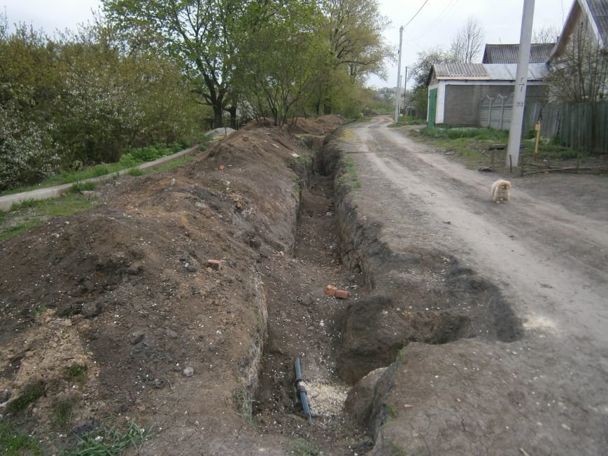 Димитровский водоканал совместно с жителями меняет водопроводные сети (Фоторепортаж) (фото) - фото 2 Димитровский водоканал совместно с жителями меняет водопроводные сети (Фоторепортаж) (фото) - фото 2