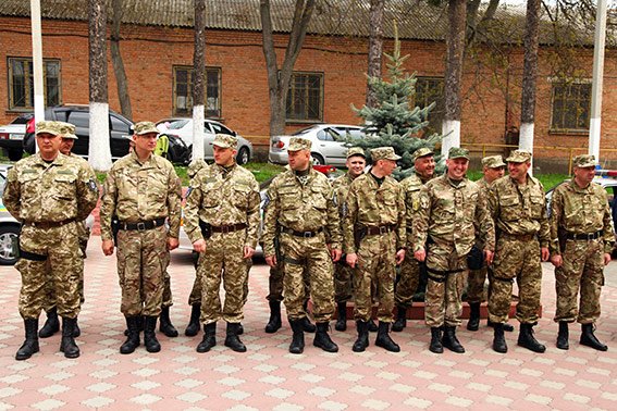 У зону АТО з Хмельницького вирушив зведений загін працівників ДАІ (фото) - фото 1 У зону АТО з Хмельницького вирушив зведений загін працівників ДАІ (фото) - фото 1