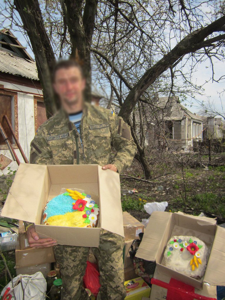 Волонтеры «39 Женской сотни» больше суток не могли выехать из зоны АТО из-за обстрелов (ФОТО) (фото) - фото 2 Волонтеры «39 Женской сотни» больше суток не могли выехать из зоны АТО из-за обстрелов (ФОТО) (фото) - фото 2