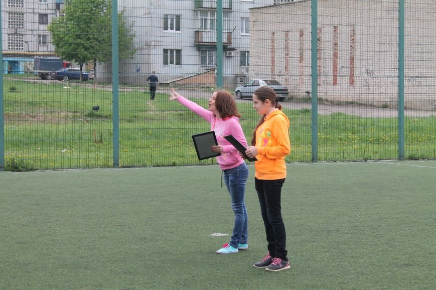 В клубе школьника «Улыбка» на майких праздниках с удовольствием проводит время артемовская детвора (фото) - фото 2 В клубе школьника «Улыбка» на майких праздниках с удовольствием проводит время артемовская детвора (фото) - фото 2