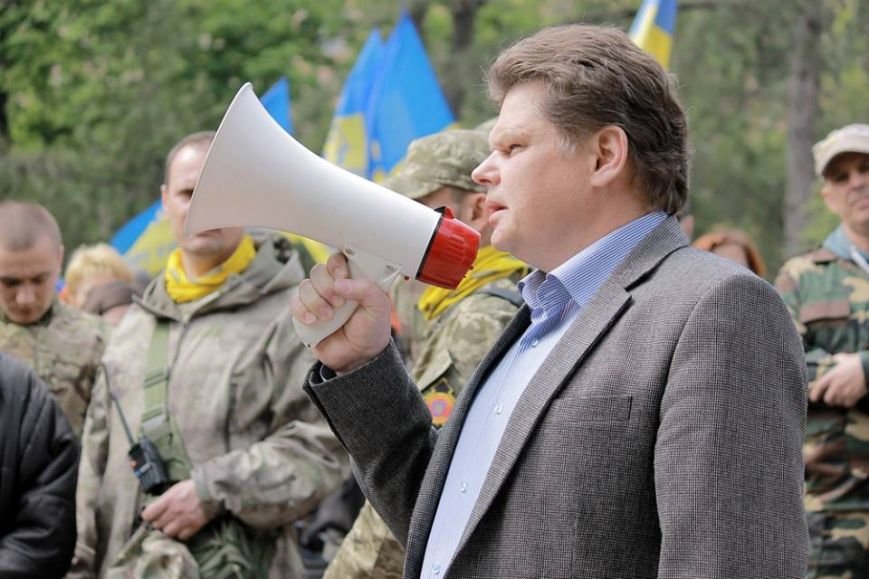 Герои не умирают: в Одессе почтили память погибших 2 мая, стоя на коленях (ФОТОРЕПОРТАЖ) (фото) - фото 7 Герои не умирают: в Одессе почтили память погибших 2 мая, стоя на коленях (ФОТОРЕПОРТАЖ) (фото) - фото 7