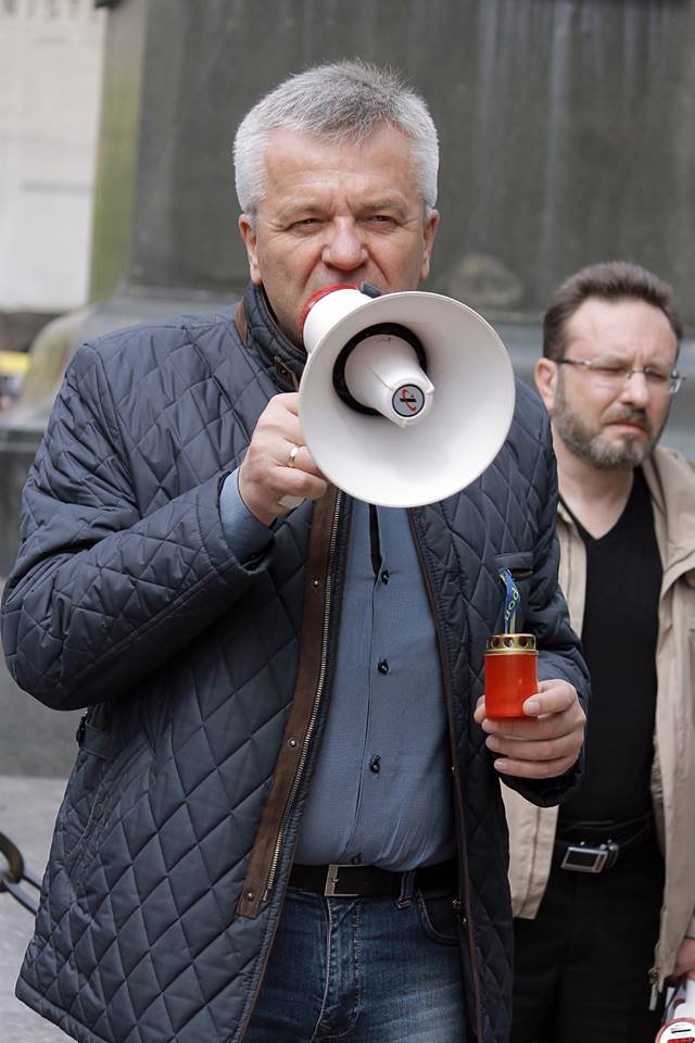 Герои не умирают: в Одессе почтили память погибших 2 мая, стоя на коленях (ФОТОРЕПОРТАЖ) (фото) - фото 7 Герои не умирают: в Одессе почтили память погибших 2 мая, стоя на коленях (ФОТОРЕПОРТАЖ) (фото) - фото 7