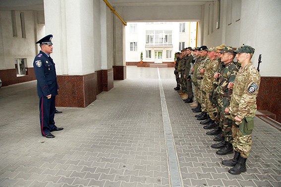 У зону АТО вирушив черговий десант хмельницьких правоохоронців (ФОТО) (фото) - фото 2 У зону АТО вирушив черговий десант хмельницьких правоохоронців (ФОТО) (фото) - фото 2