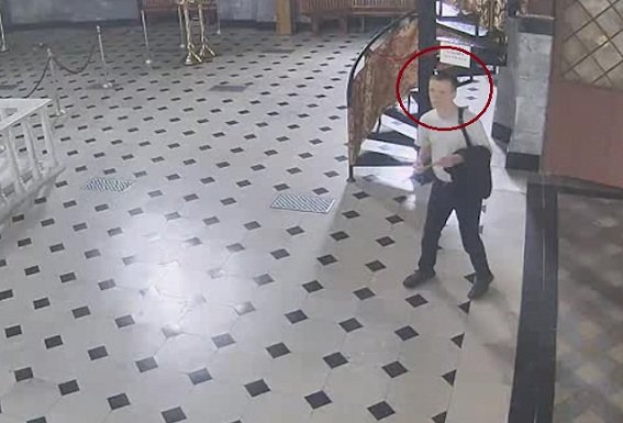 В Киеве двое грабителей позарились на святыни в Киево-Печерской Лавре (ФОТО, ВИДЕО) (фото) - фото 1 В Киеве двое грабителей позарились на святыни в Киево-Печерской Лавре (ФОТО, ВИДЕО) (фото) - фото 1
