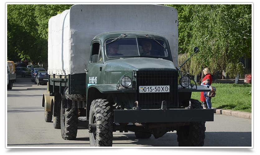 Славянск посетили раритетные автомобили времён Второй мировой войны (фото) - фото 2 Славянск посетили раритетные автомобили времён Второй мировой войны (фото) - фото 2