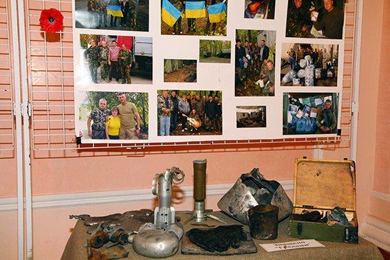 У Хмельницькому вшанували ветеранів другої світової війни та учасників АТО (ФОТОРЕПОРТАЖ) (фото) - фото 5 У Хмельницькому вшанували ветеранів другої світової війни та учасників АТО (ФОТОРЕПОРТАЖ) (фото) - фото 5