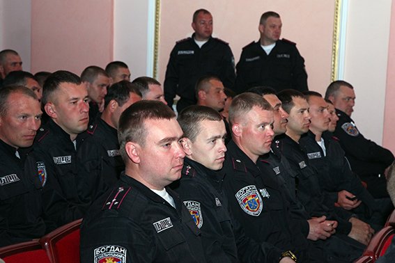 У Хмельницькому вшанували ветеранів другої світової війни та учасників АТО (ФОТОРЕПОРТАЖ) (фото) - фото 7 У Хмельницькому вшанували ветеранів другої світової війни та учасників АТО (ФОТОРЕПОРТАЖ) (фото) - фото 7