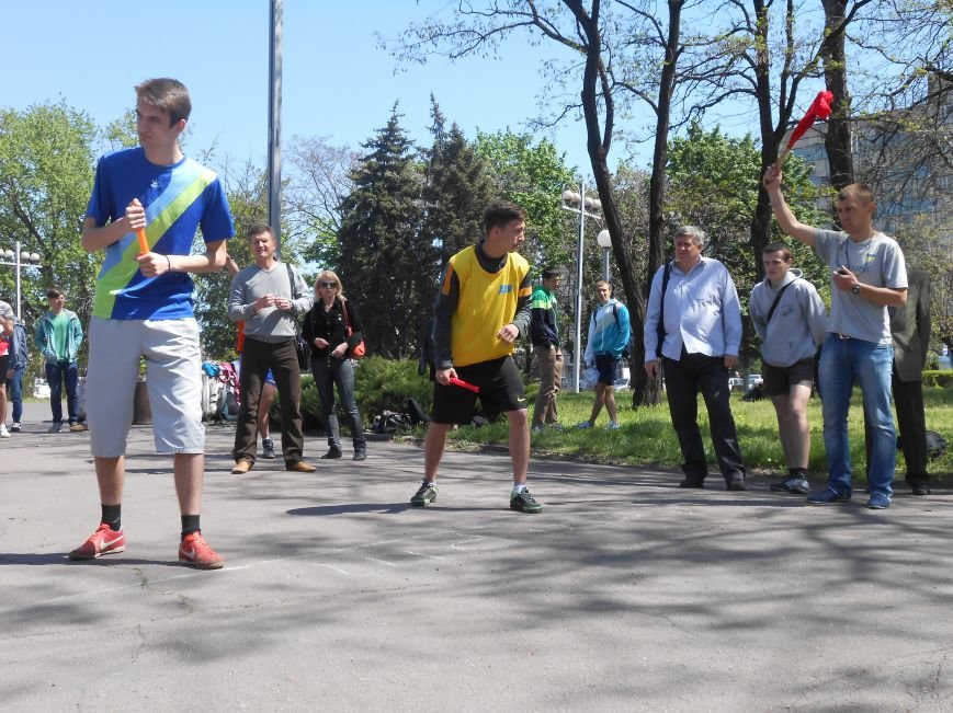 В Днепродзержинске прошла эстафета, посвященная 70-летию Победы над нацизмом в Европе (фото) - фото 4 В Днепродзержинске прошла эстафета, посвященная 70-летию Победы над нацизмом в Европе (фото) - фото 4