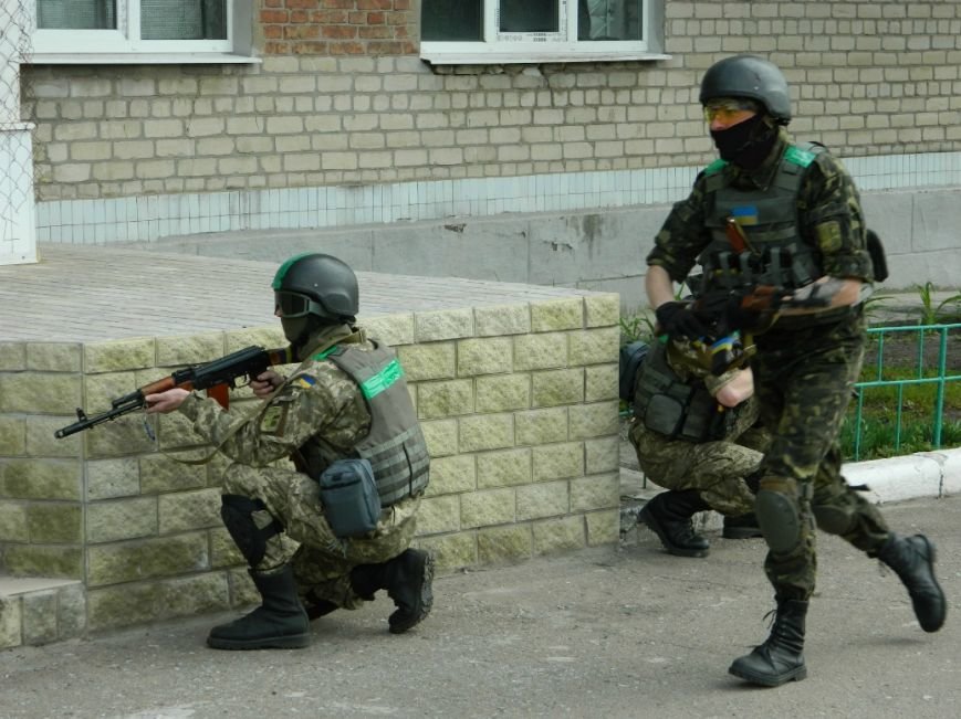 Украинские военные защищают Артемовск и продолжают учения (фото) - фото 5 Украинские военные защищают Артемовск и продолжают учения (фото) - фото 5