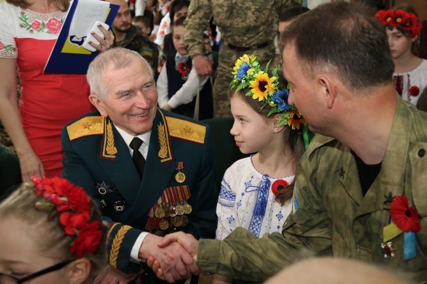 В Днепропетровске Первая леди Украины встретилась с ветеранами и участниками АТО (фото) - фото 1 В Днепропетровске Первая леди Украины встретилась с ветеранами и участниками АТО (фото) - фото 1